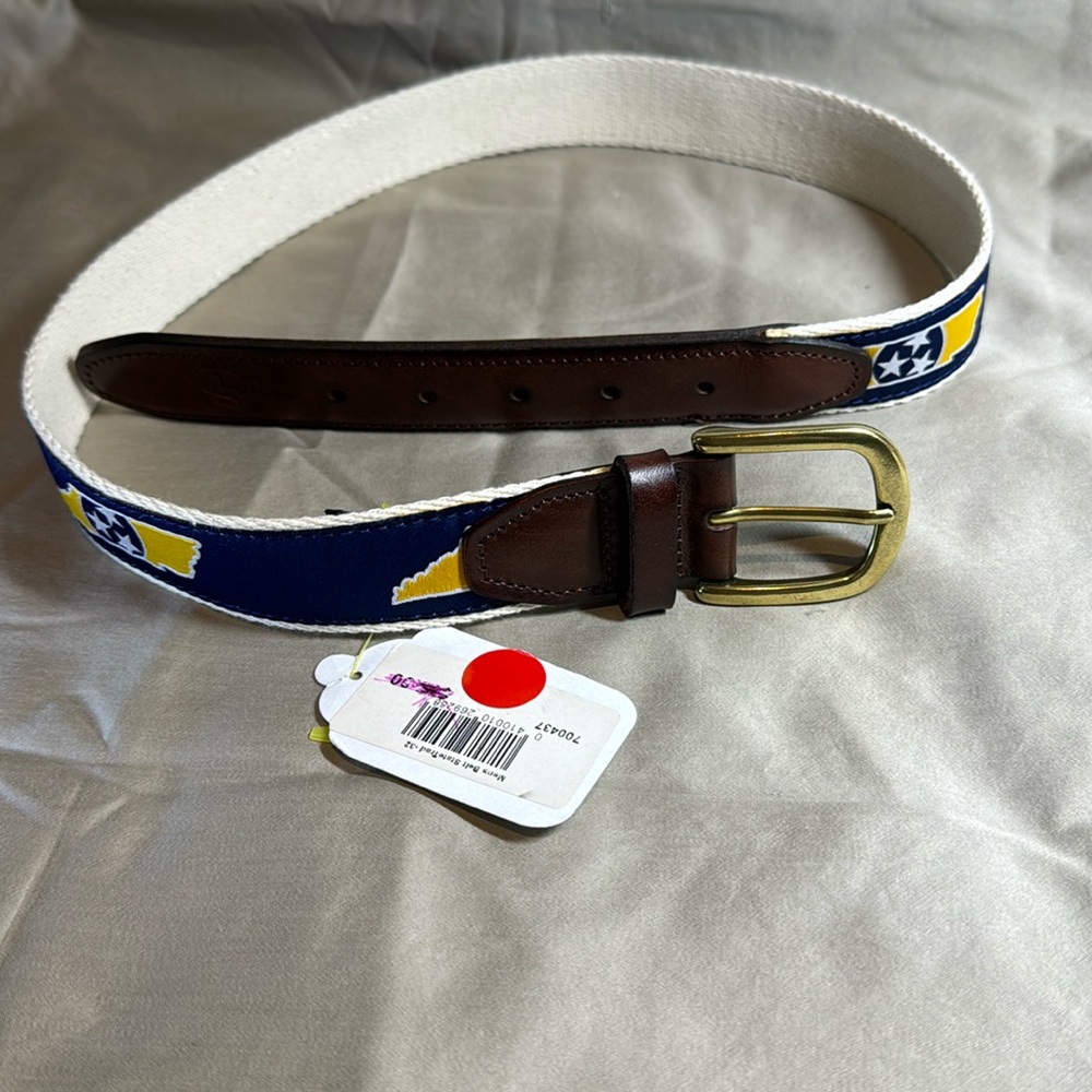 NWT State Traditions webbing belt with Tennessee logo ribbon. 32.